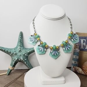 BAY‎ TO BAUBLES SILVER GREEN NECKLACE EMBELLISHED